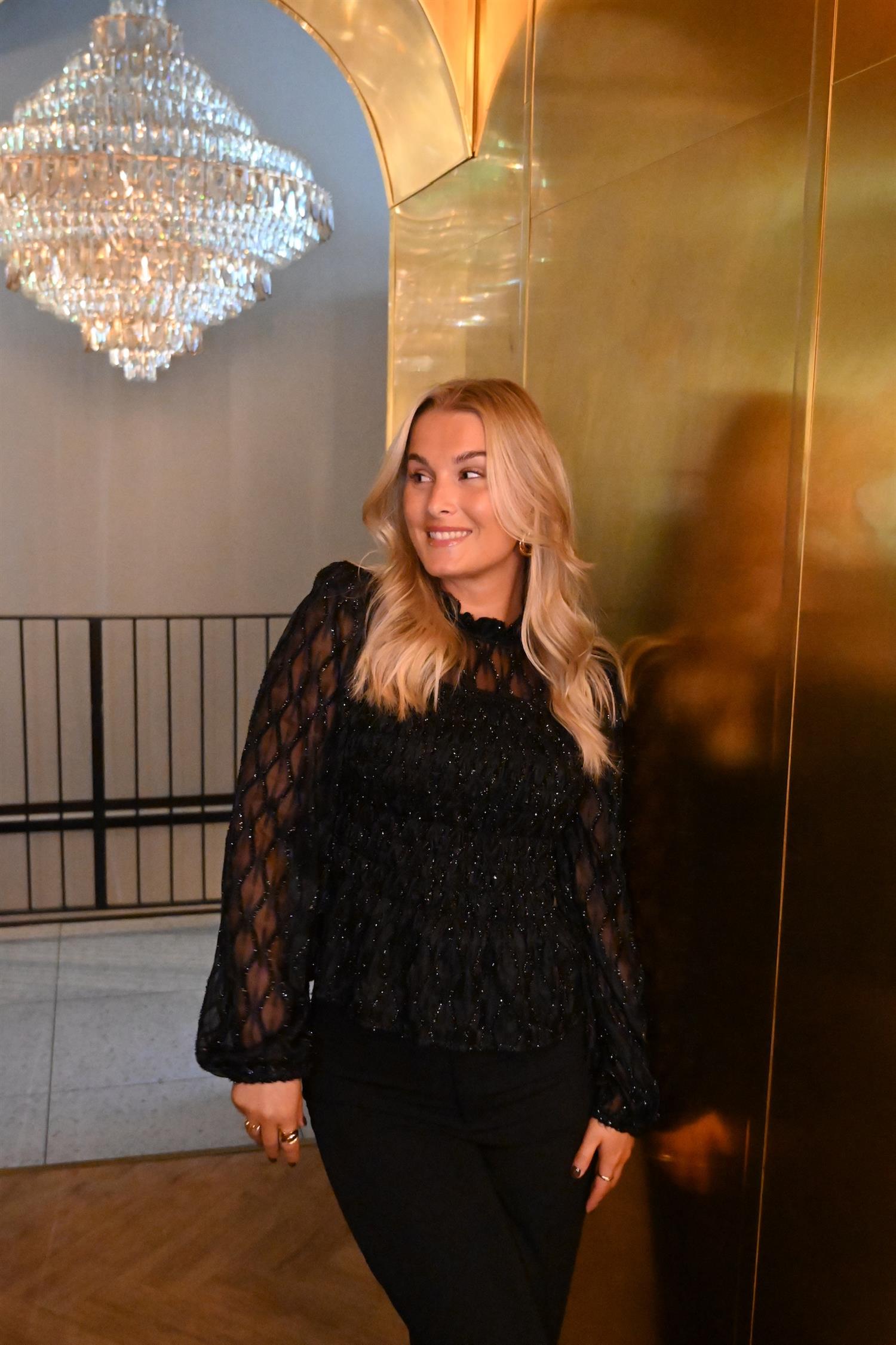 AWNolita Ls High Neck Smock Top