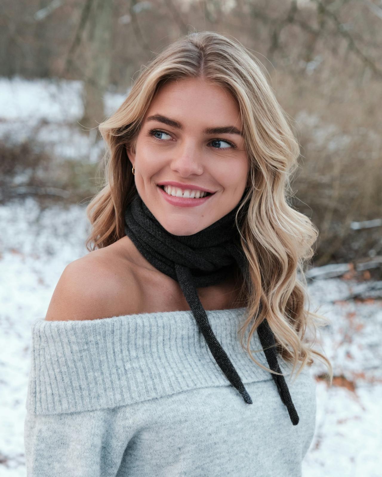 MISTY KNIT SCARF