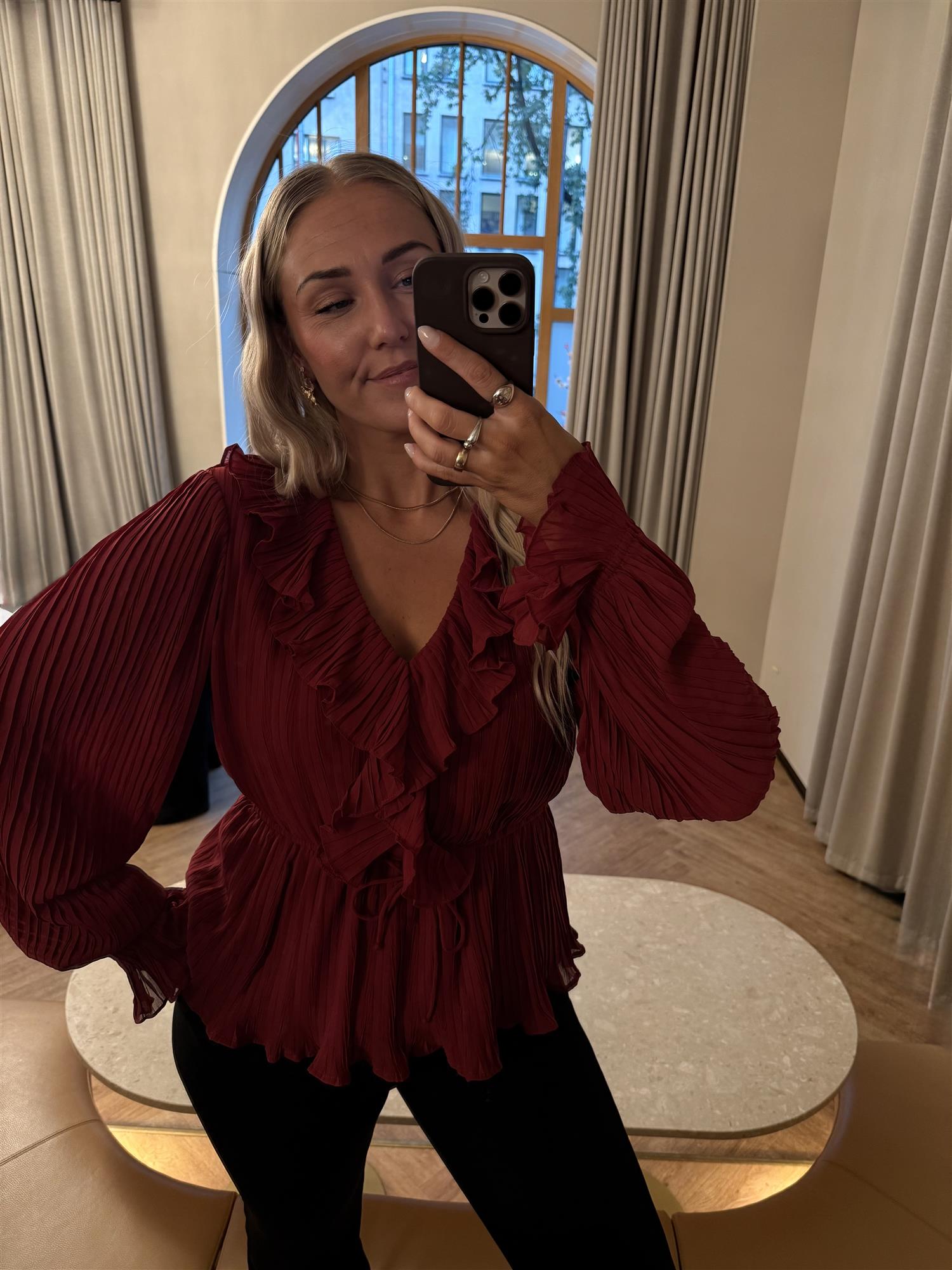 VMDora L/S Frill Pleat Top WVN EXP