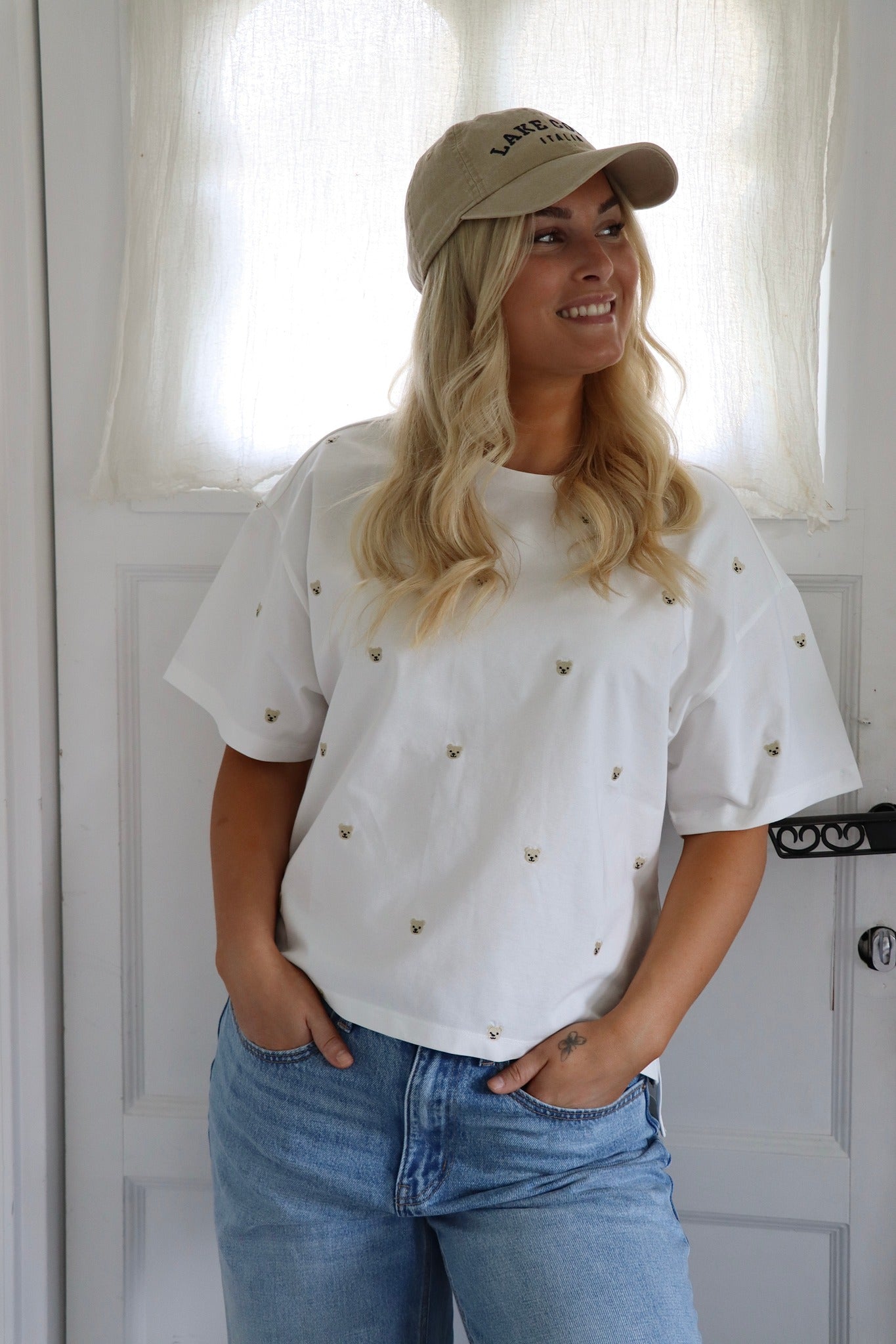 AWZora Ss O-Neck Emb T-shirt