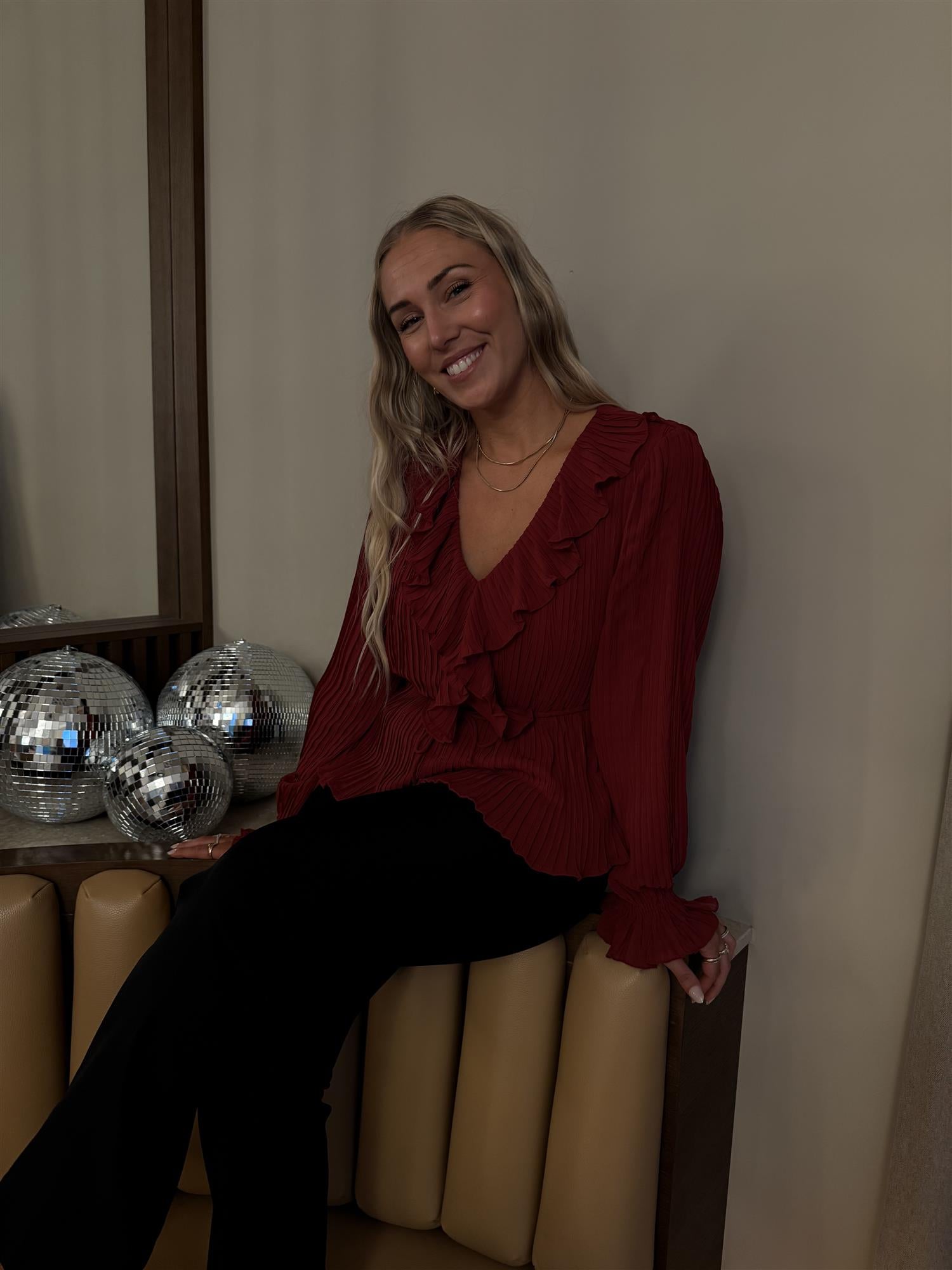 VMDora L/S Frill Pleat Top WVN EXP