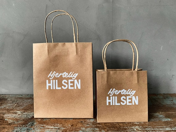 GAVEPOSE  HJERTELIG HILSEN 16x16cm