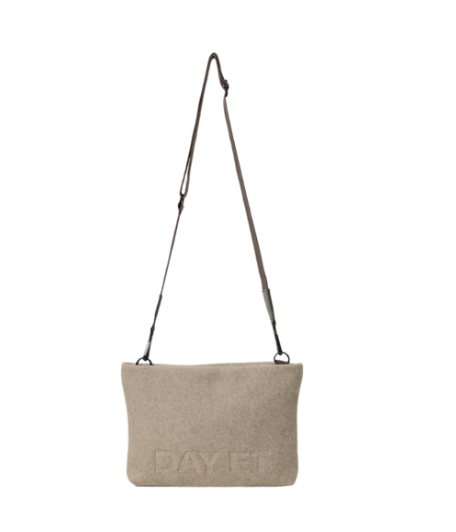 Day Woolen CB Pouchy