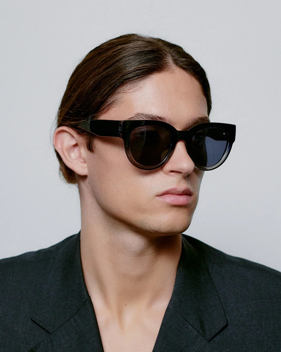 Lilly - Black