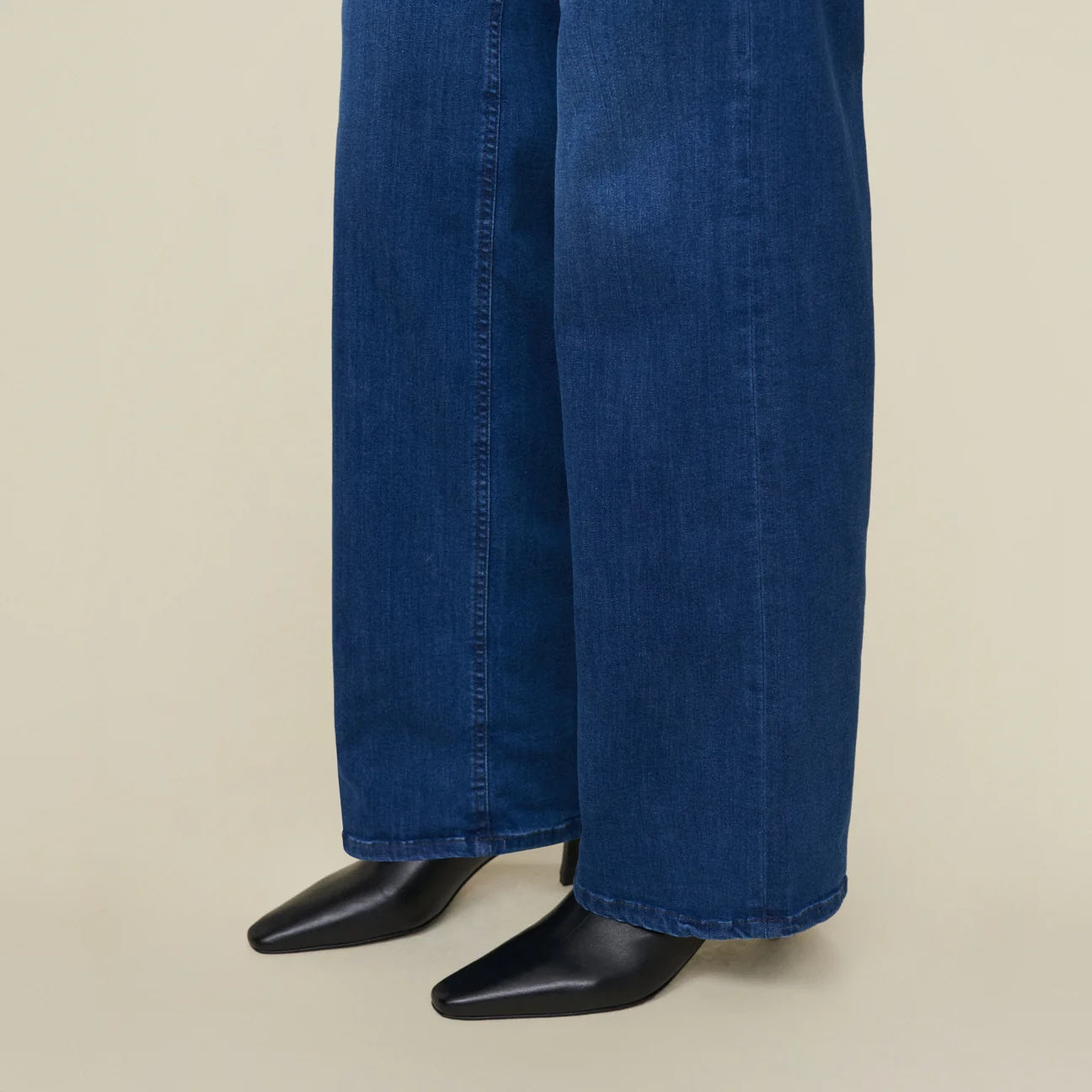 PALAZZO 2142 - LEIA BEAT