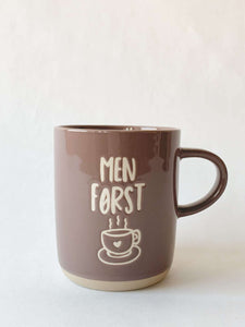 Krus H9,5cm "Men Først"