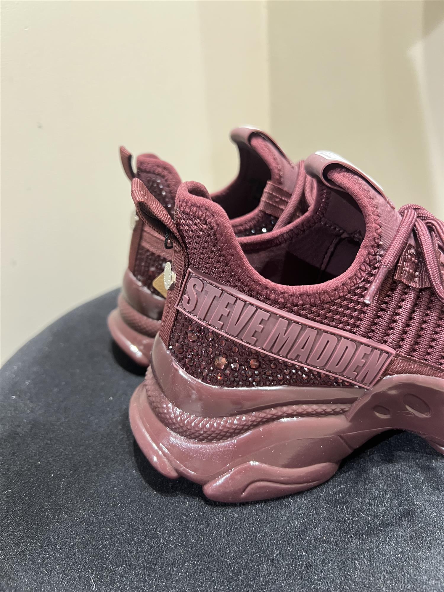Maxilla-R Sneaker