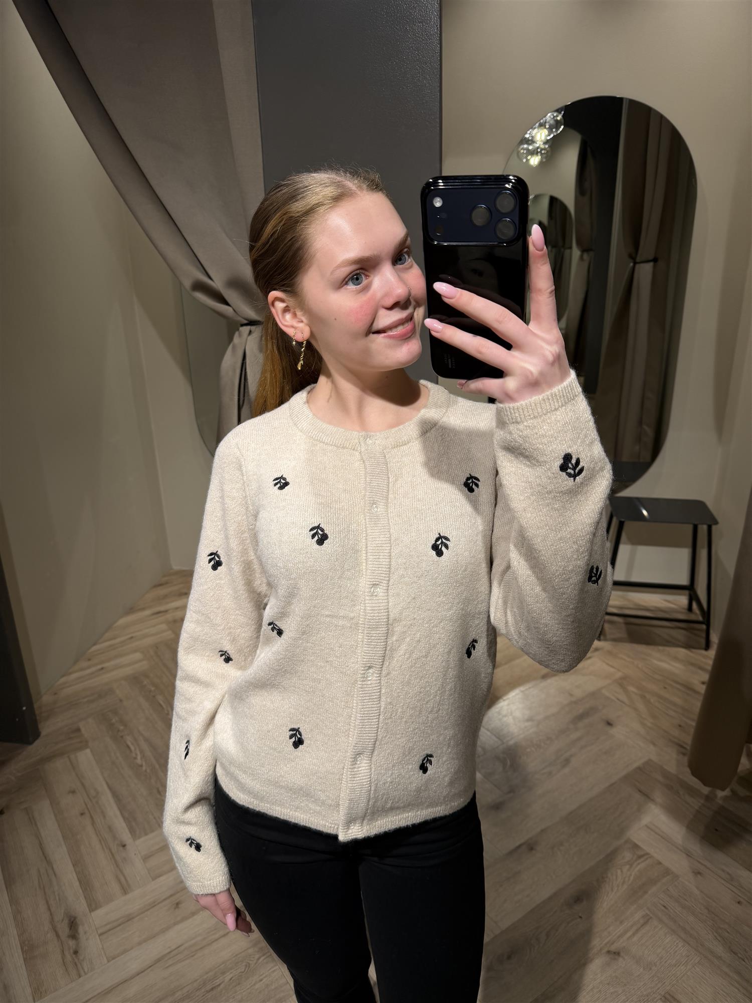 VISebora L/S Embroidery Cardigan #2