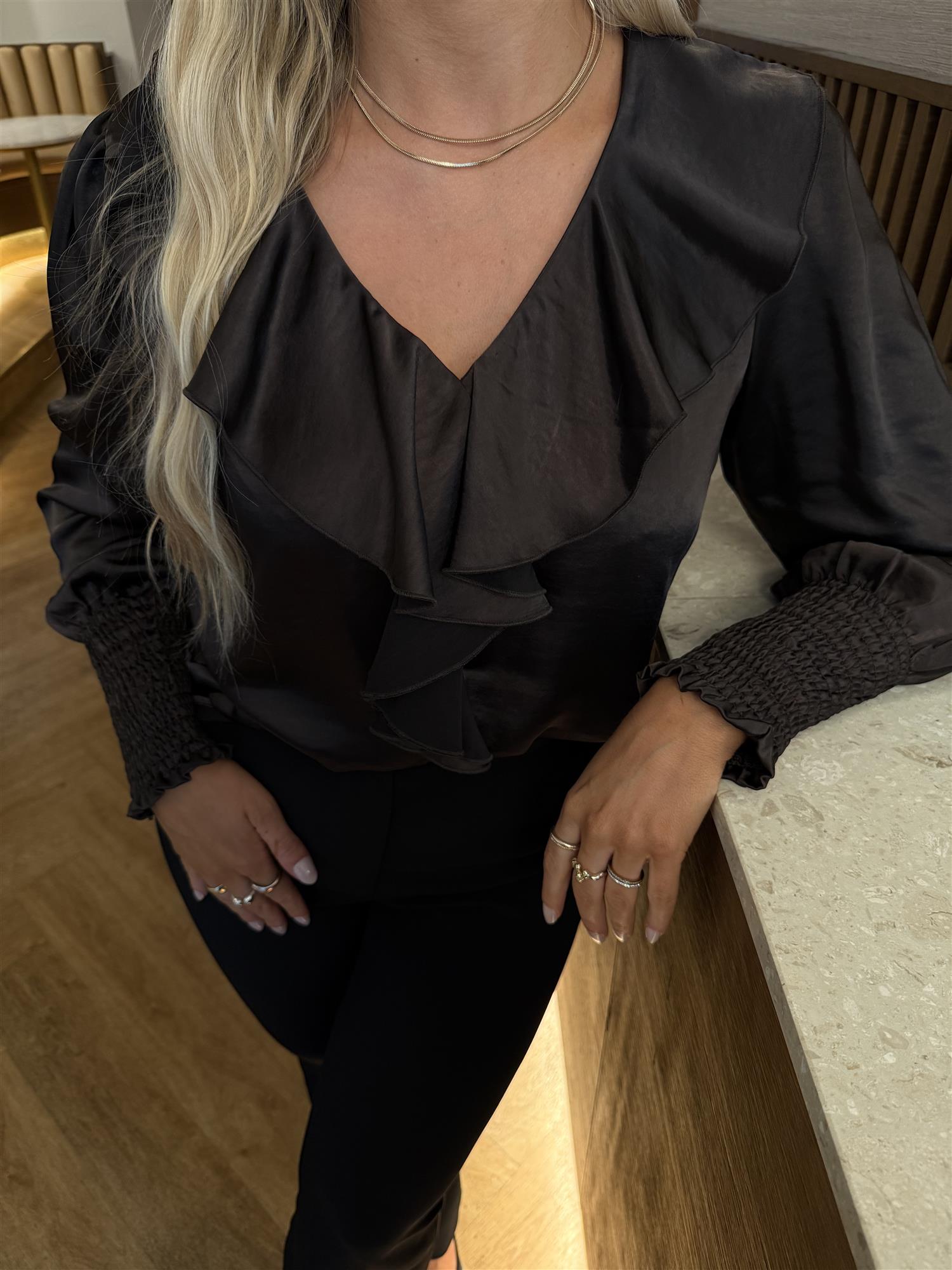 AWbea LS V-Neck Frill Blouse